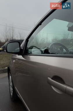 Хэтчбек Nissan Note 2006 в Киеве