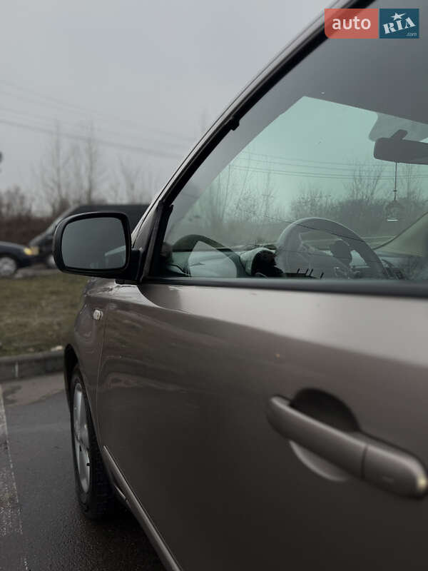 Хэтчбек Nissan Note 2006 в Киеве