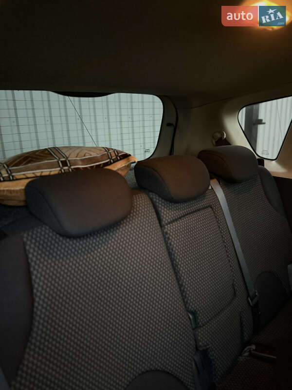 Хэтчбек Nissan Note 2006 в Киеве