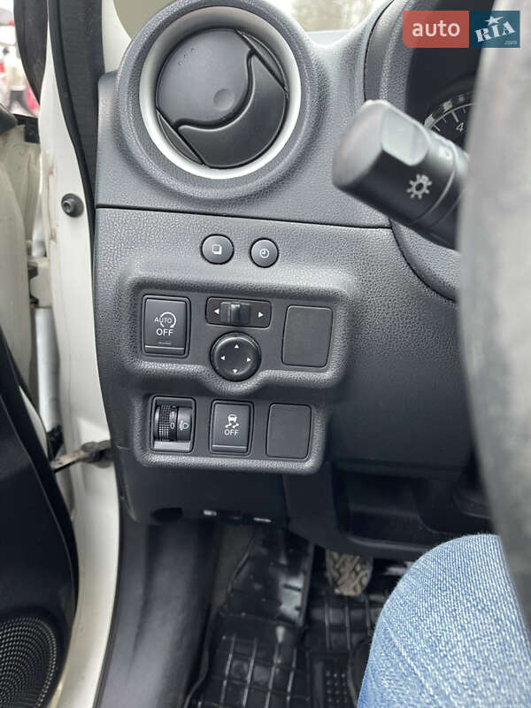 Хетчбек Nissan Note 2015 в Тернополі фото 12 Хетчбек Nissan Note 2015 в Тернополі