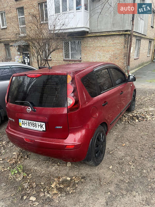 Хетчбек Nissan Note 2011 в Києві фото 5 Хетчбек Nissan Note 2011 в Києві