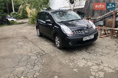Хэтчбек Nissan Note 2007 в Вишневом