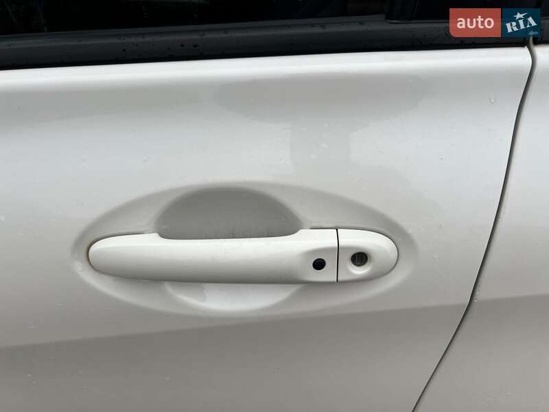 Хэтчбек Nissan Note 2013 в Луцке