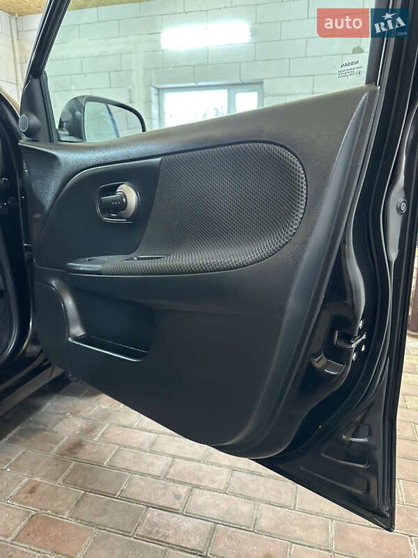 Хэтчбек Nissan Note 2008 в Хороле