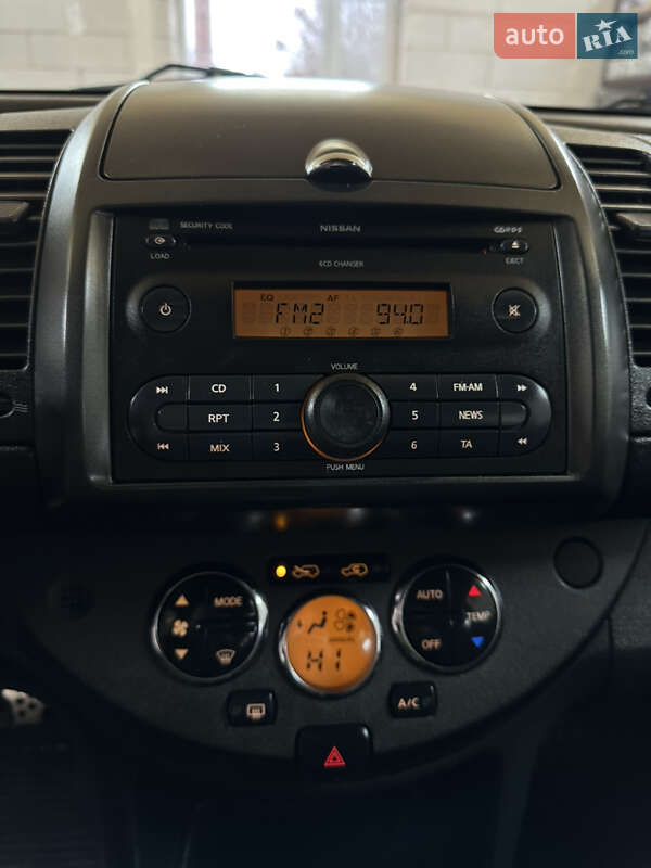 Хэтчбек Nissan Note 2008 в Хороле