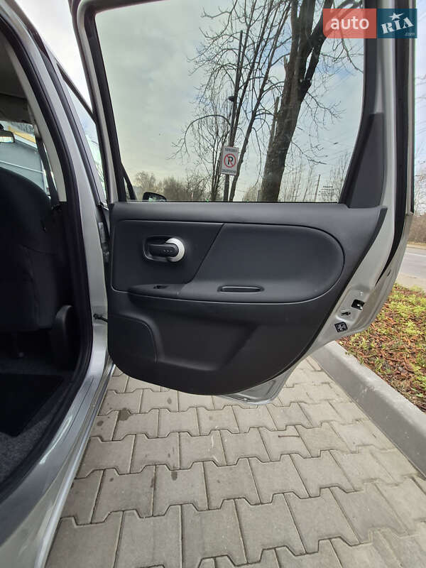 Хэтчбек Nissan Note 2010 в Луцке фото 18 Хэтчбек Nissan Note 2010 в Луцке