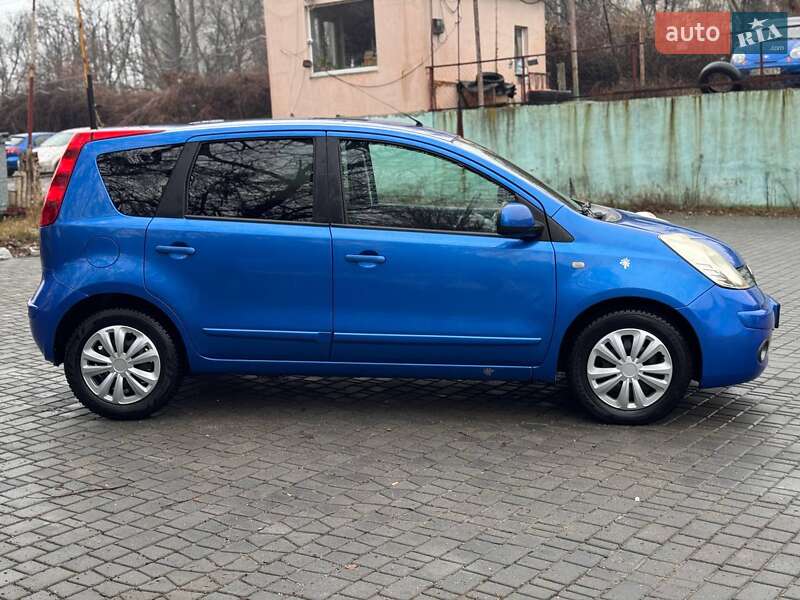Хэтчбек Nissan Note 2006 в Запорожье