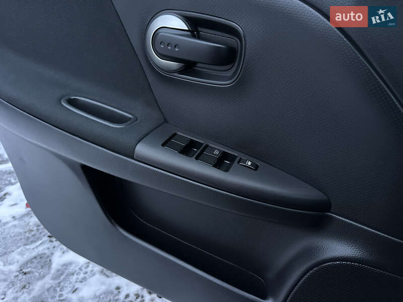 Хэтчбек Nissan Note 2010 в Виннице