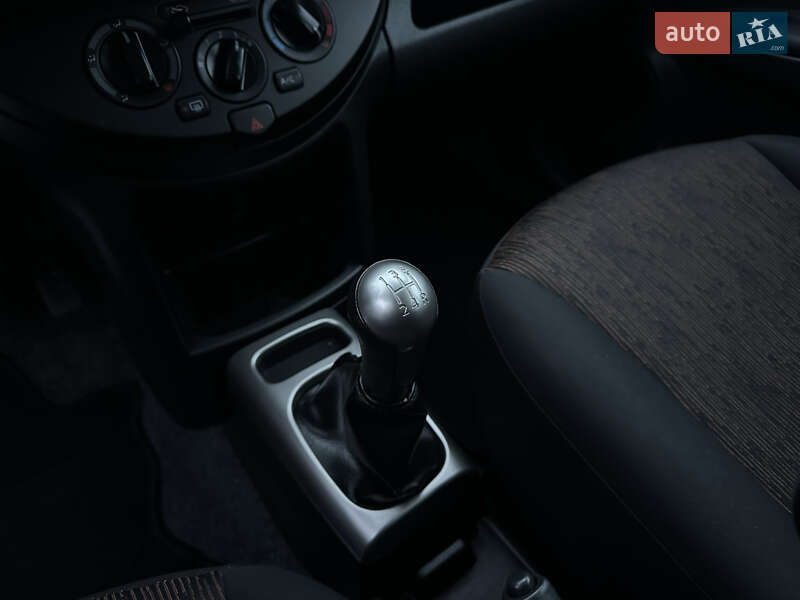 Хэтчбек Nissan Note 2010 в Виннице