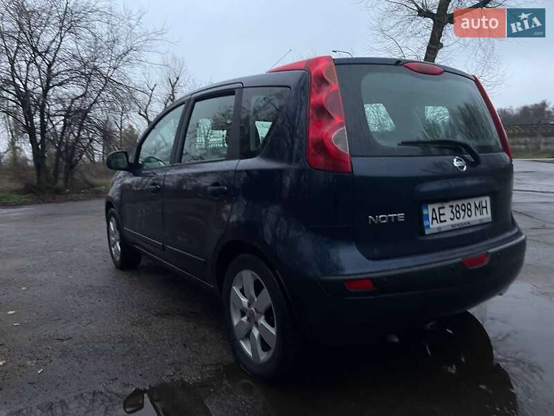 Хэтчбек Nissan Note 2007 в Каменском
