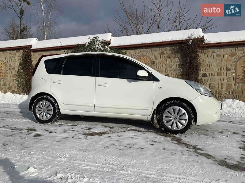 Хэтчбек Nissan Note 2010 в Черновцах
