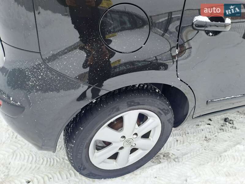 Хэтчбек Nissan Note 2006 в Славуте