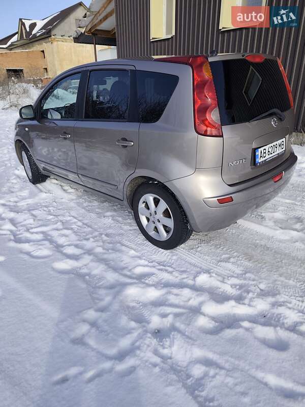 Хетчбек Nissan Note 2009 в Тульчині
