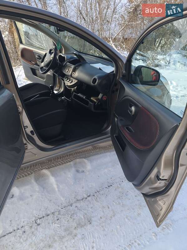 Хетчбек Nissan Note 2009 в Тульчині