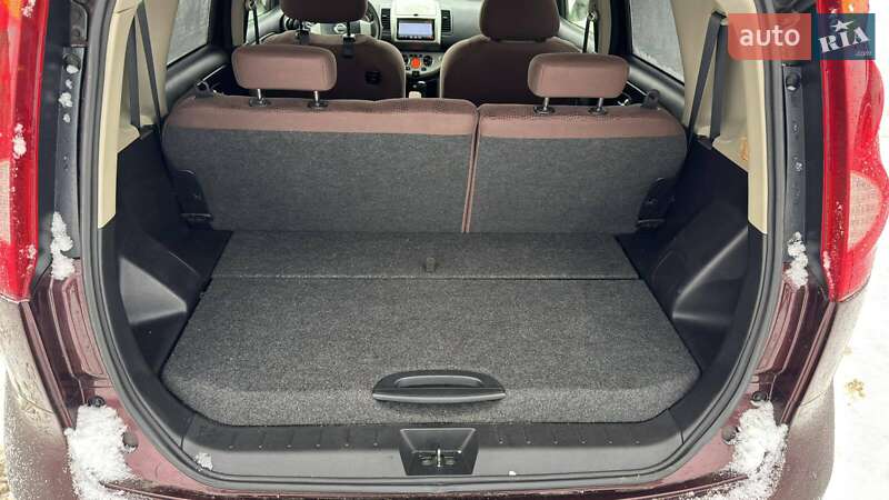 Хетчбек Nissan Note 2012 в Краснограді