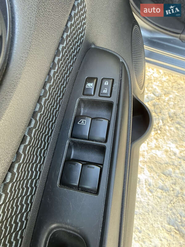 Хэтчбек Nissan Note 2013 в Луцке