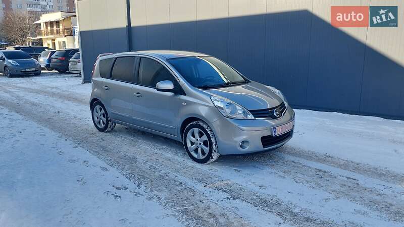 Хетчбек Nissan Note 2010 в Луцьку