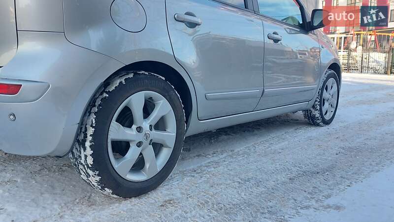 Хетчбек Nissan Note 2010 в Луцьку