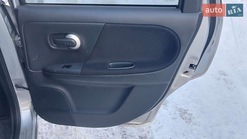 Хетчбек Nissan Note 2010 в Луцьку