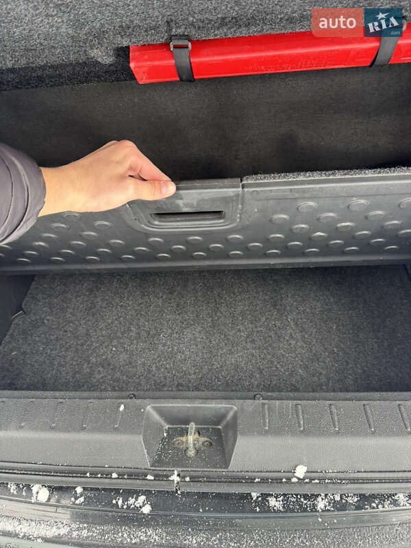 Хэтчбек Nissan Note 2007 в Красилове фото 15 Хэтчбек Nissan Note 2007 в Красилове