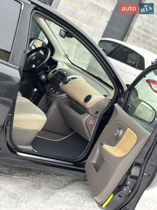 Хэтчбек Nissan Note 2006 в Ровно