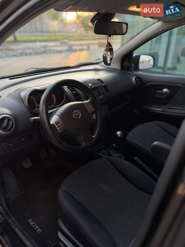 Хэтчбек Nissan Note 2006 в Киеве