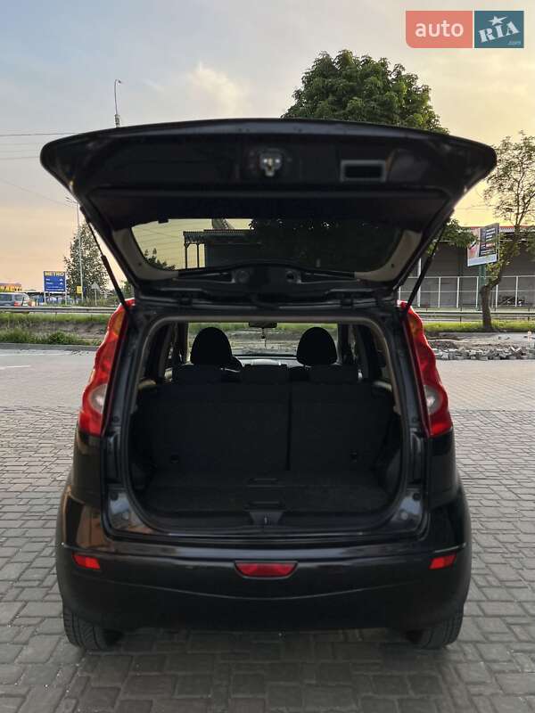 Хэтчбек Nissan Note 2006 в Киеве