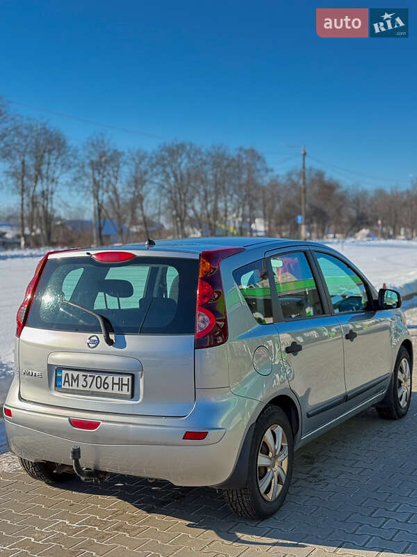 Хэтчбек Nissan Note 2009 в Житомире