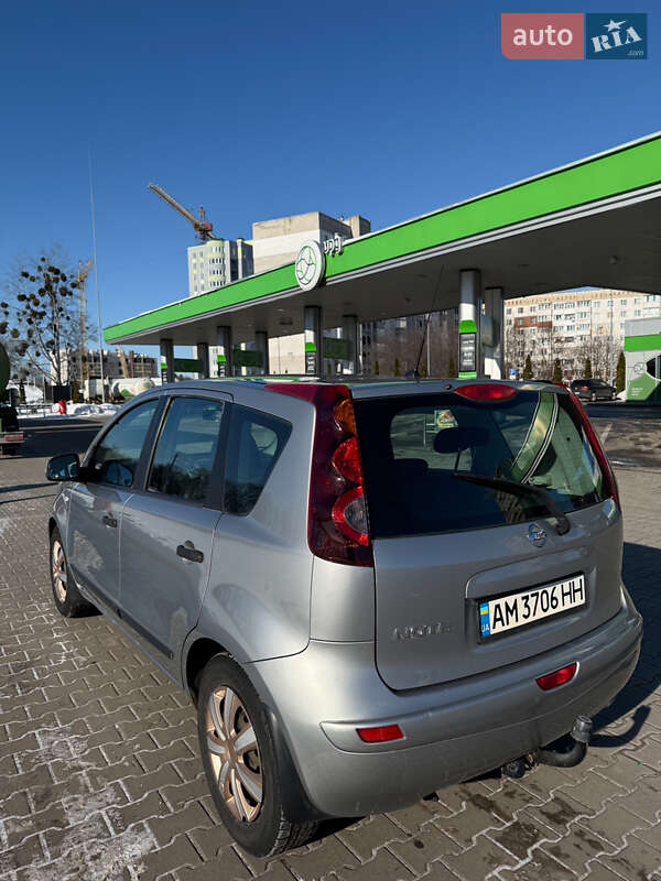 Хэтчбек Nissan Note 2009 в Житомире