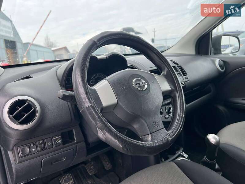 Хэтчбек Nissan Note 2011 в Львове