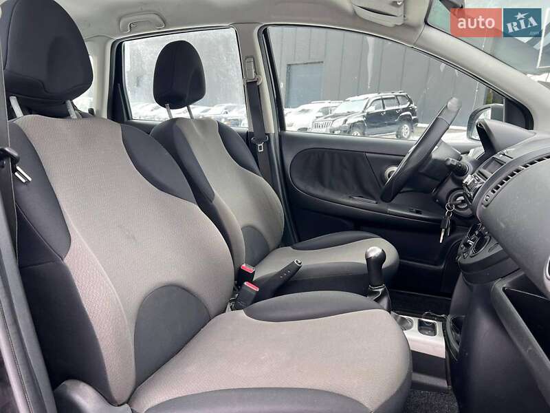 Хэтчбек Nissan Note 2011 в Львове