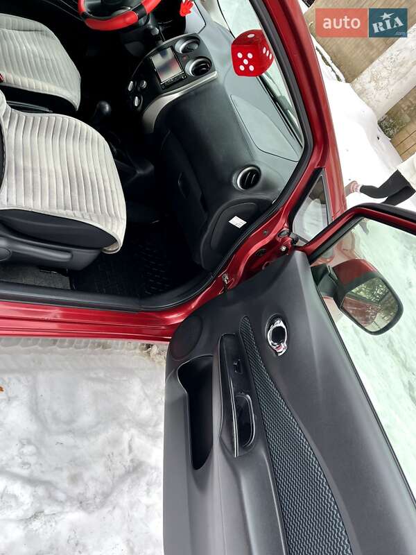 Хэтчбек Nissan Note 2013 в Немирове фото 25 Хэтчбек Nissan Note 2013 в Немирове