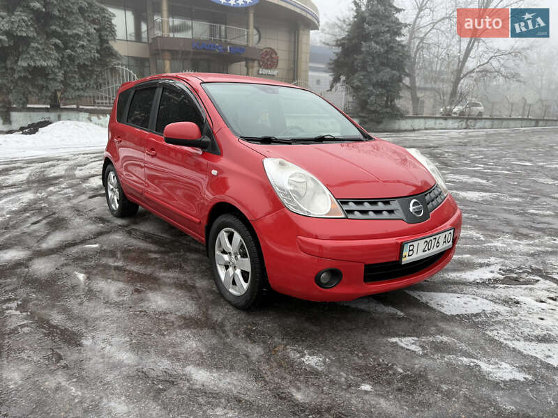 Хэтчбек Nissan Note 2007 в Полтаве