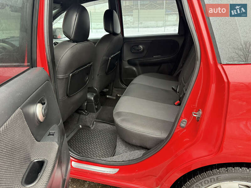 Хэтчбек Nissan Note 2007 в Полтаве