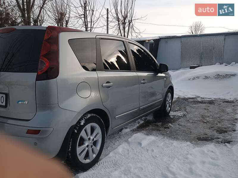 Хэтчбек Nissan Note 2010 в Тернополе