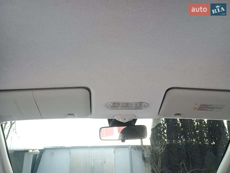 Хэтчбек Nissan Note 2010 в Тернополе