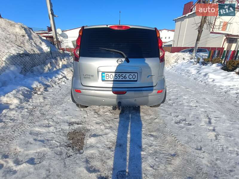 Хэтчбек Nissan Note 2010 в Тернополе