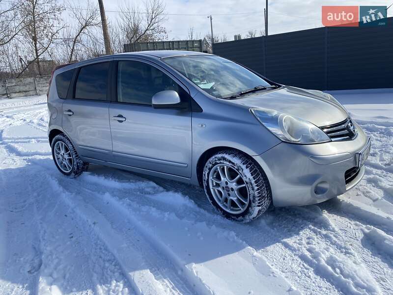 Хетчбек Nissan Note 2009 в Рокитному