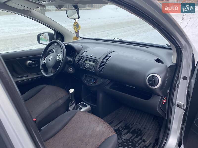Хетчбек Nissan Note 2009 в Рокитному