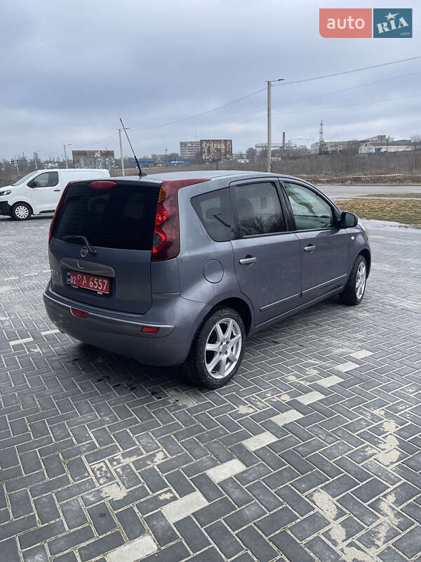 Хэтчбек Nissan Note 2011 в Кропивницком