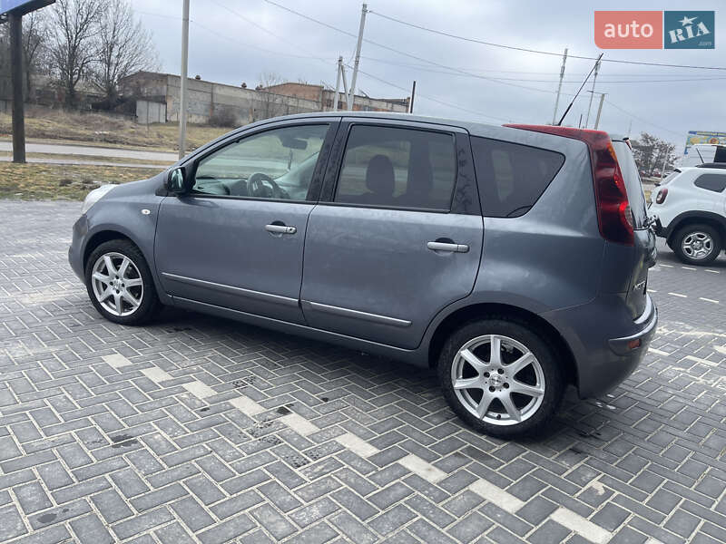 Хэтчбек Nissan Note 2011 в Кропивницком