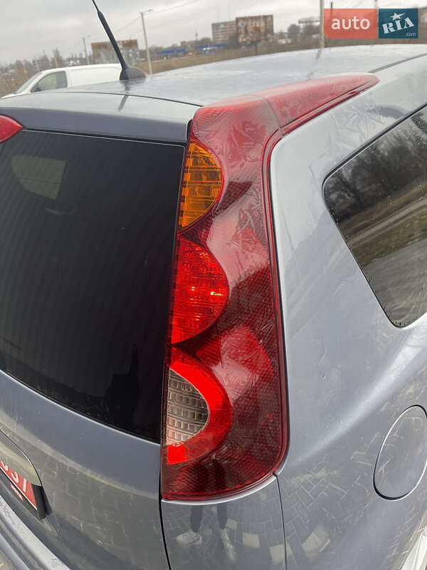 Хэтчбек Nissan Note 2011 в Кропивницком
