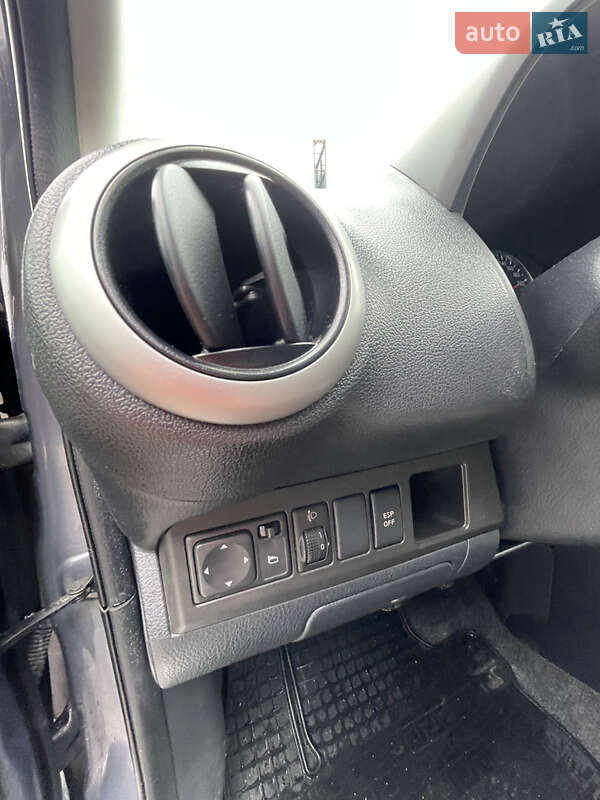 Хэтчбек Nissan Note 2011 в Кропивницком