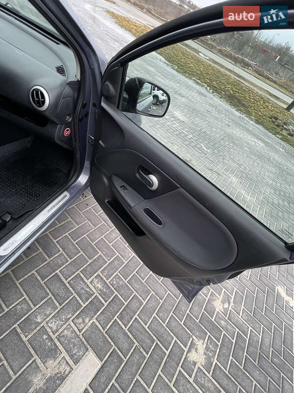 Хэтчбек Nissan Note 2011 в Кропивницком