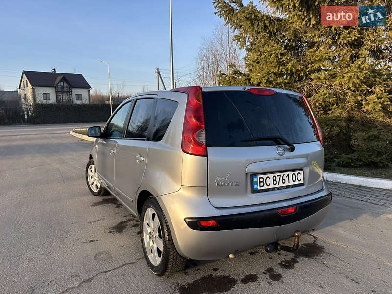 Хетчбек Nissan Note 2006 в Дрогобичі