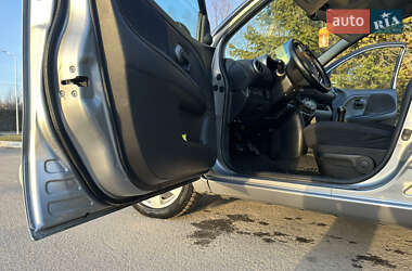 Хетчбек Nissan Note 2006 в Дрогобичі