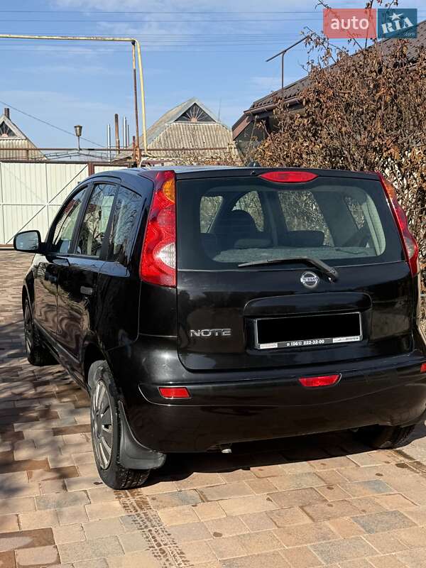 Хэтчбек Nissan Note 2008 в Запорожье