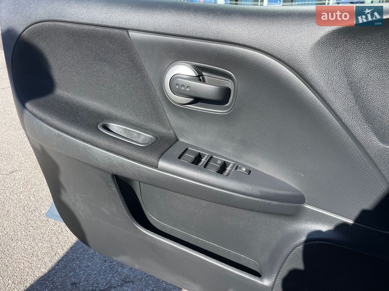 Хетчбек Nissan Note 2011 в Львові