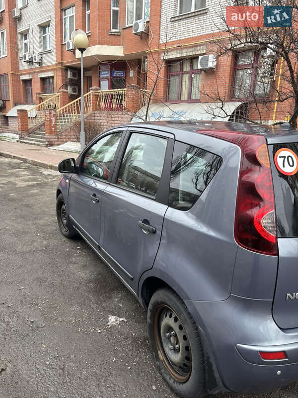 Хетчбек Nissan Note 2010 в Києві фото 6 Хетчбек Nissan Note 2010 в Києві