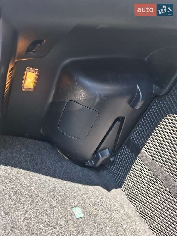 Хетчбек Nissan Note 2013 в Івано-Франківську